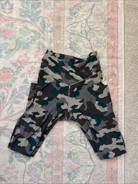 aerie women Camo Leggings - Green/Gray/Black
